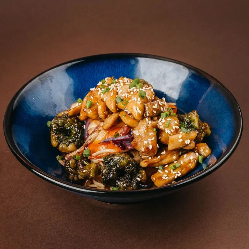 Günəşli Teriyaki Əriştəsi